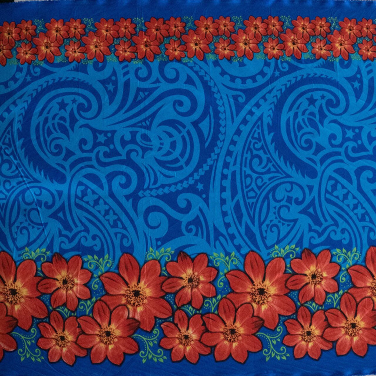 1 Yard Traditional Polynesian Tattoo Daisy Double Border Peachskin Polyester Fabric 44/45 Inch Width